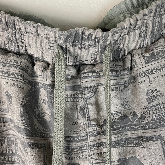 Burgundy Money Shorts Size XXL - Picture 2 of 7